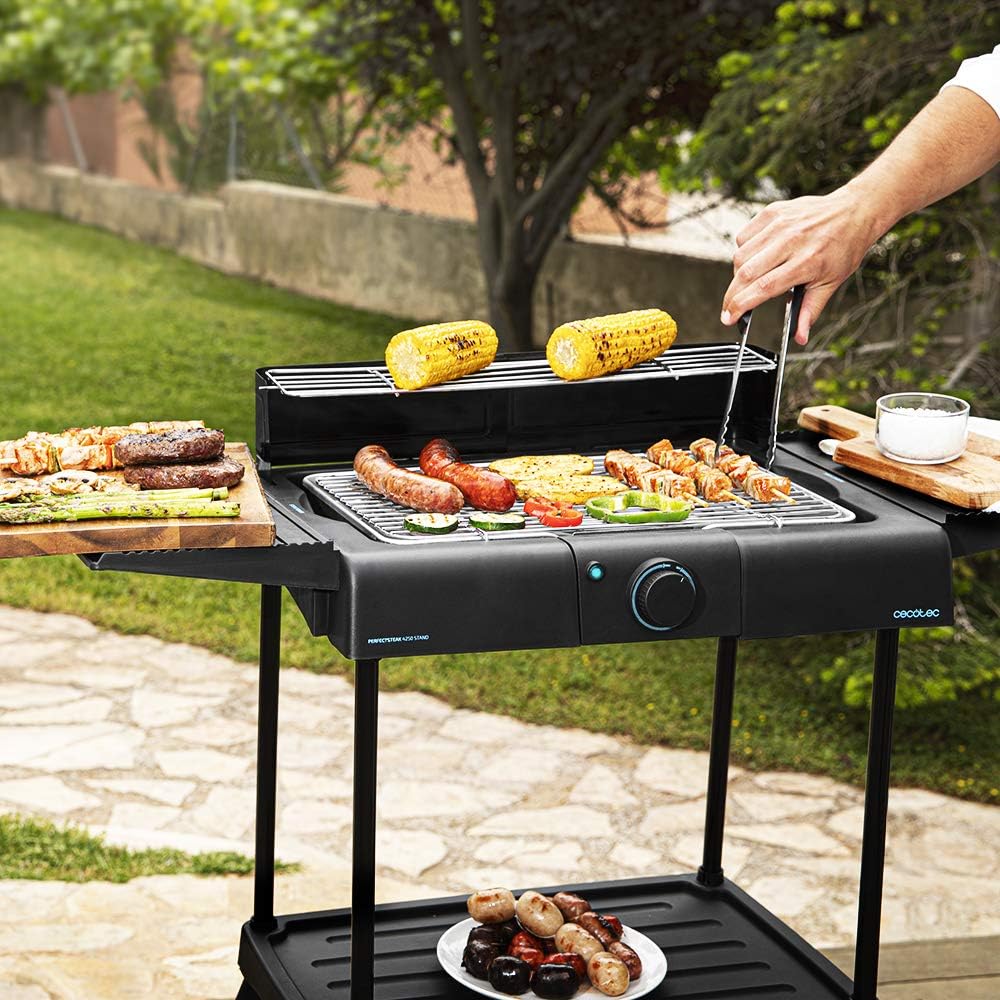 Barbecue électrique Cecotec PerfectCountry 2000 EasyMove PerfectSteak 4250 Stand 2400W sur pied hauteur réglable 3 niveaux grille inox bac graisses amovible pare-vent prix promo Amazon 37,50€ au lieu de 39,90€