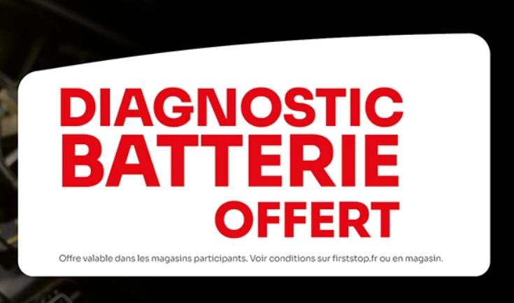 Visuel promotionnel First Stop montrant une voiture en atelier avec un technicien réalisant un contrôle de batterie gratuit. Texte en surimpression : « Diagnostic de batterie offert ». Offre valable du 8 septembre au 31 octobre 2025 dans les centres First Stop et Côté Route participants. Opération spéciale sécurité automobile avant l’hiver, permettant de vérifier gratuitement l’état de sa batterie et d’éviter les pannes.