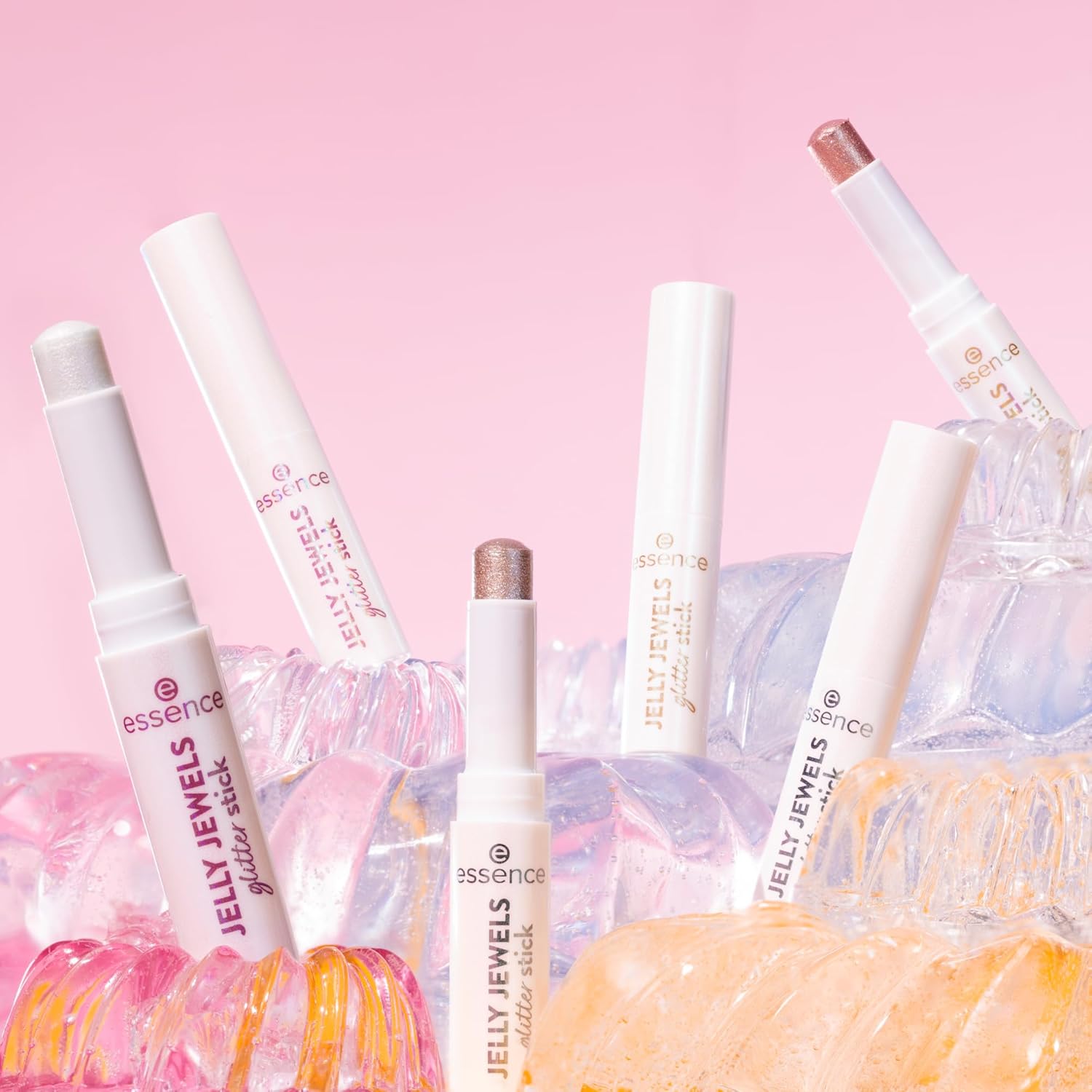 Stick pailleté Essence Jelly Jewels Golden Hour 2,5 g sur Amazon à 4,79€ en bon plan, fard à paupières ou illuminateur multichrome, longue durée, note 4,5/5.