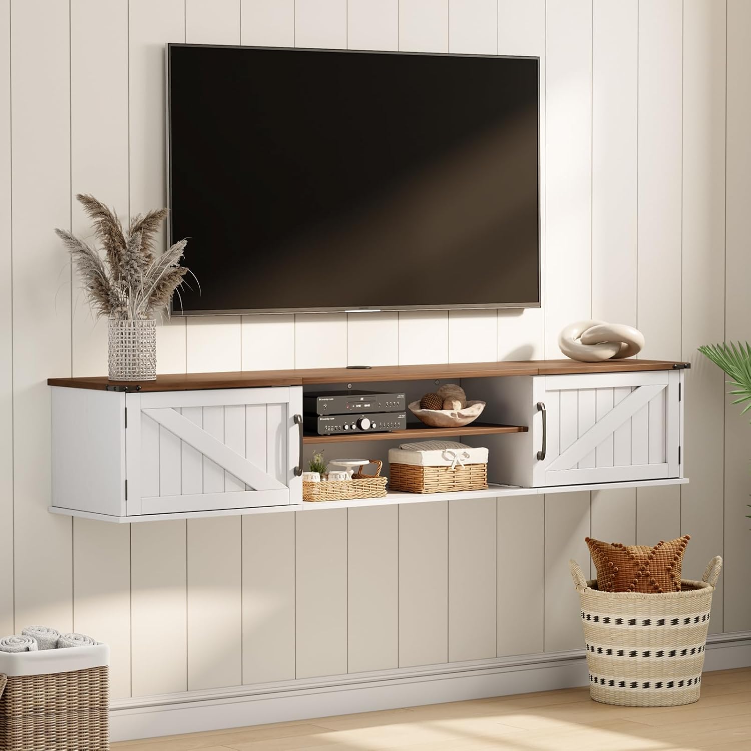 Meuble TV flottant Flycity 160 cm en bois blanc avec deux portes et deux niches, style farmhouse, passe-câbles intégré