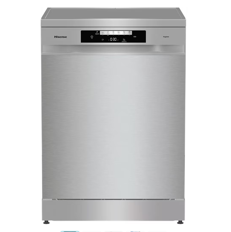 Lave-vaisselle pose libre Hisense HS642C90X finition silver, 60 cm, 14 couverts, affiché en vue de face dans une cuisine moderne, avec mention du bon plan Boulanger à 359€ au lieu de 599€, ouverture automatique de la porte en fin de cycle et moteur à induction silencieux.
