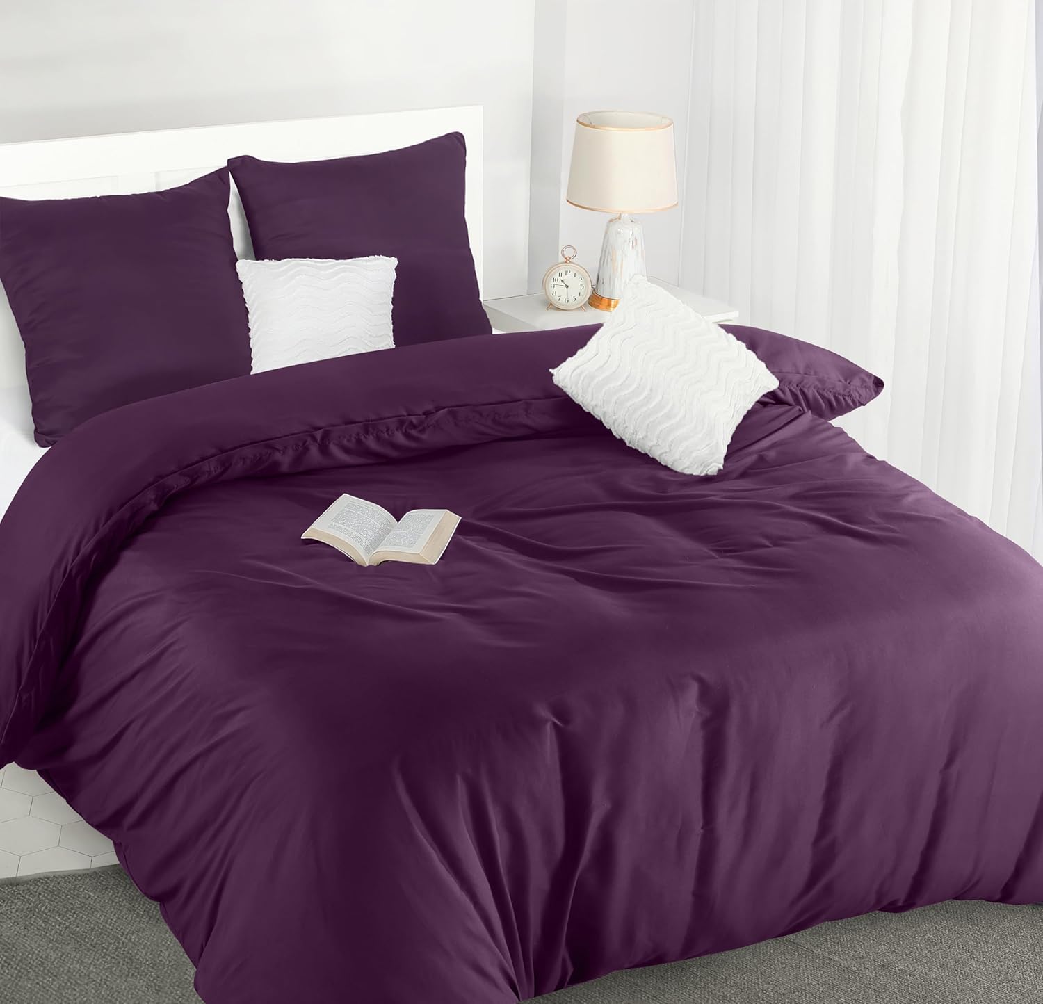 Parure de lit Utopia Bedding 3 pièces 220x240 cm avec 2 taies d’oreiller 65x65 cm – Couleur pourpre – Microfibre brossée douce certifiée OEKO-TEX – Fermeture éclair – Confort, élégance et petit prix – Offre Amazon