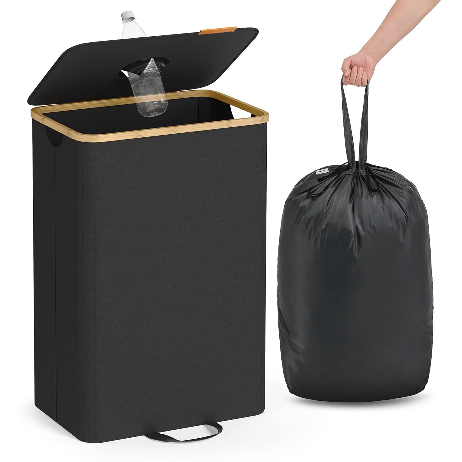 Poubelle de recyclage SONGMICS 95 litres RRB509B01 pour bouteilles et canettes, coloris noir d’encre et beige naturel, avec trou frontal, sac intérieur amovible à poignées, structure pliable en tissu Oxford et barres renforcées.