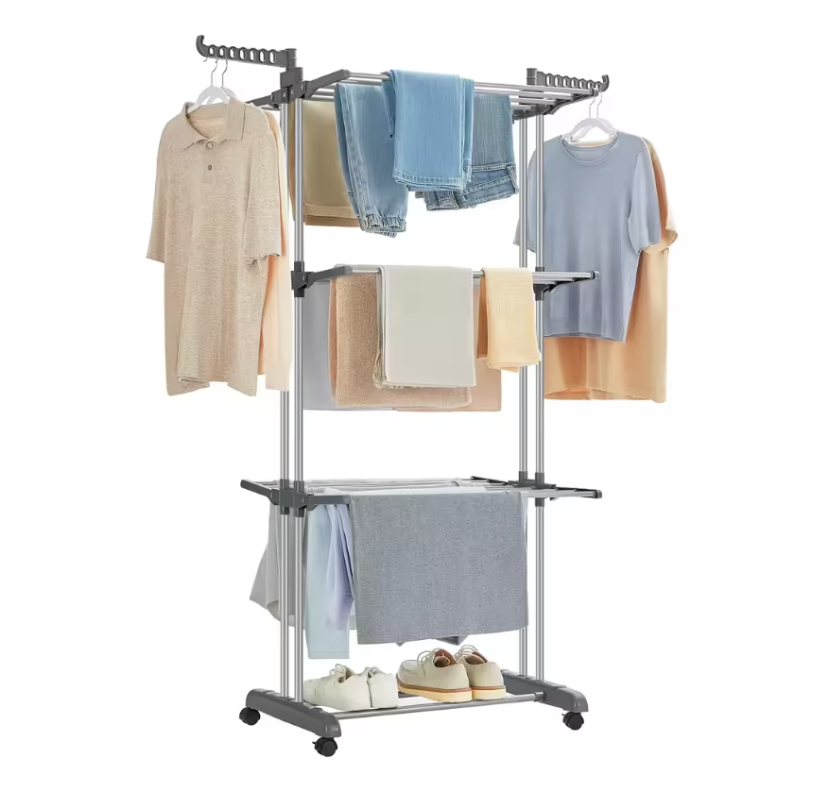 Bon plan – SONGMICS étendoir 4 niveaux en acier inox, 2 crochets pivotants 14 trous, capacité 35 kg, 4 roulettes dont 2 freinées, pliable – 63,5×128×173 cm – usage intérieur/extérieur.