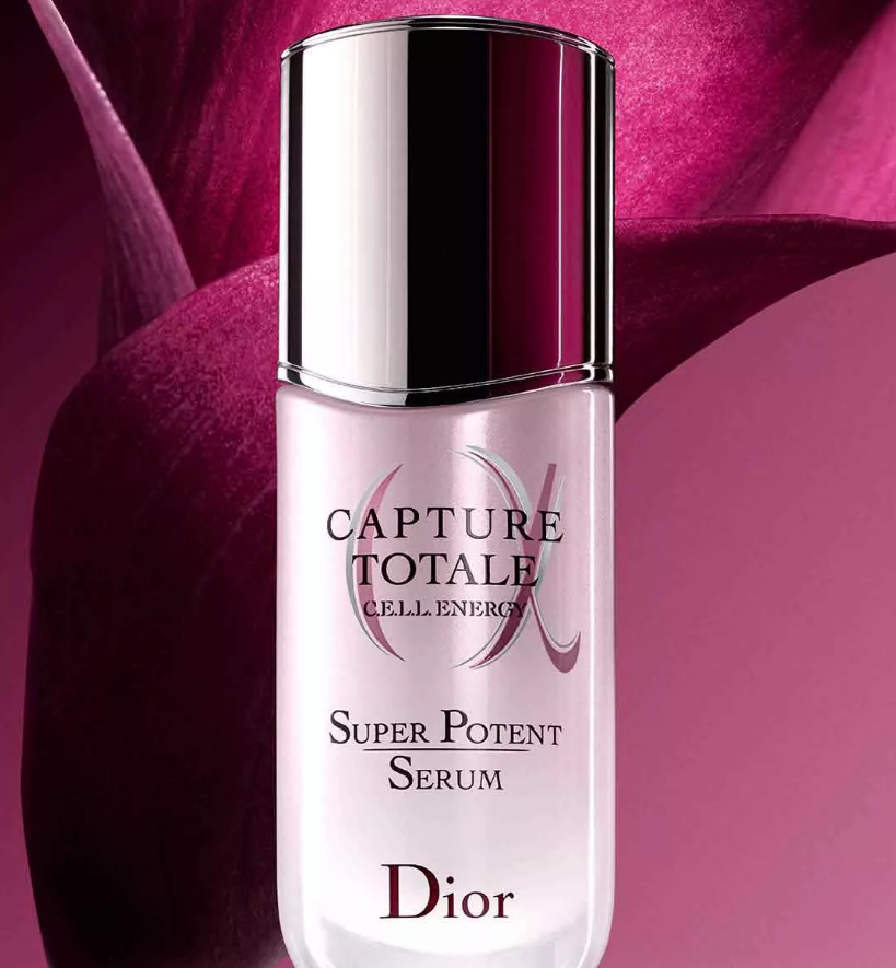Sublimez-votre-peau-avec-le-Super-Potent-Serum-Capture-Totale-de-Dior-Madame-Figaro.png