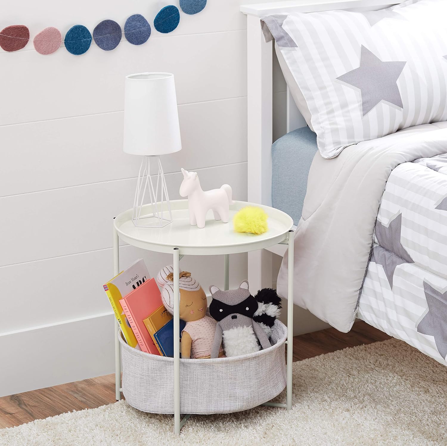table-nuit-ronde-amazon-basics-panier-rangement-21-80.jpg