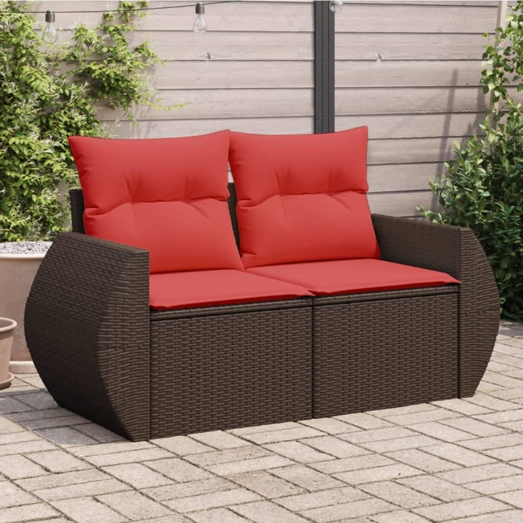 image Amazon propose le canapé de jardin vidaXL 2 places à 98,90€. Ce modèle en rotin synthétique marron avec coussins rouges combine assise extérieure confortable, rangements intégrés sous les sièges avec sacs étanches, structure acier et housses déhoussables lavables. Un bon plan pratique pour aménager une terrasse, un balcon ou un patio sans exploser le budget.