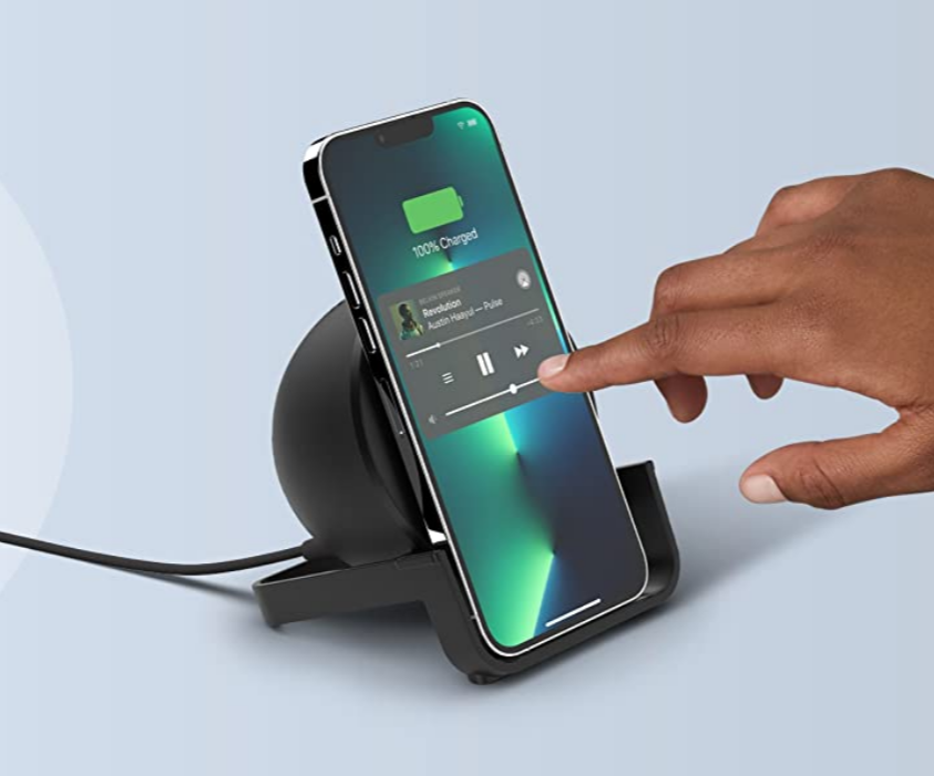 Belkin-SoundForm-Charge-Altoparlante-Bluetooth-con-supporto-di-ricarica-wireless-ricarica-e-as...png