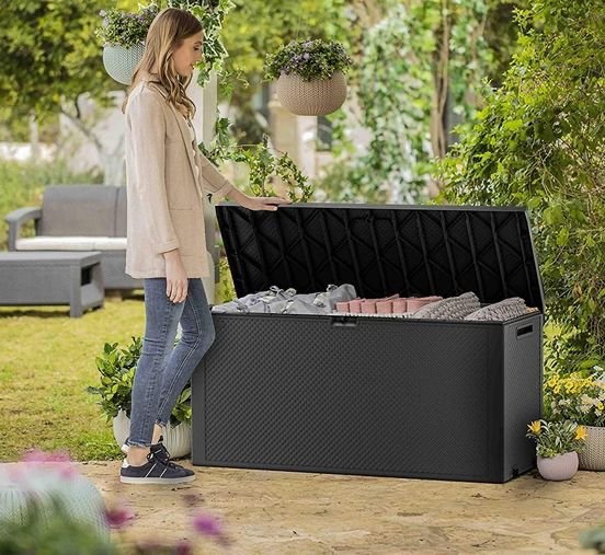 coffre jardin.jpg