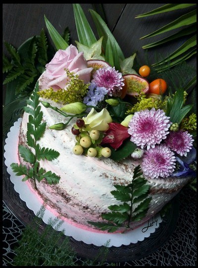 nakedlayercake.jpg