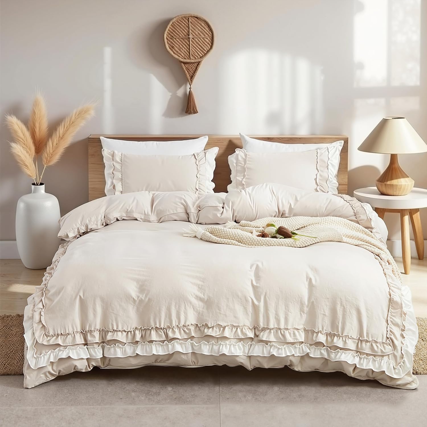 Parure de lit Sedefen 200×200 cm beige, style bohème à volants, 3 pièces (housse + 2 taies 65×65), microfibre douce, fermeture éclair dissimulée, 4 liens d’angle, entretien facile