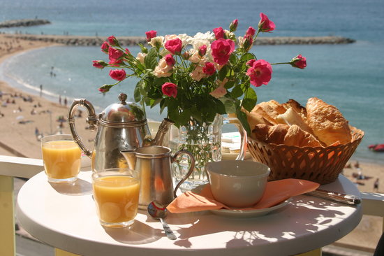 petit-dejeuner-en-chambre.jpg