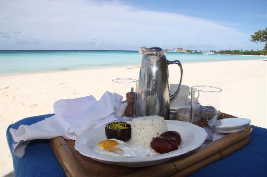breakfast-on-the-beach.jpg