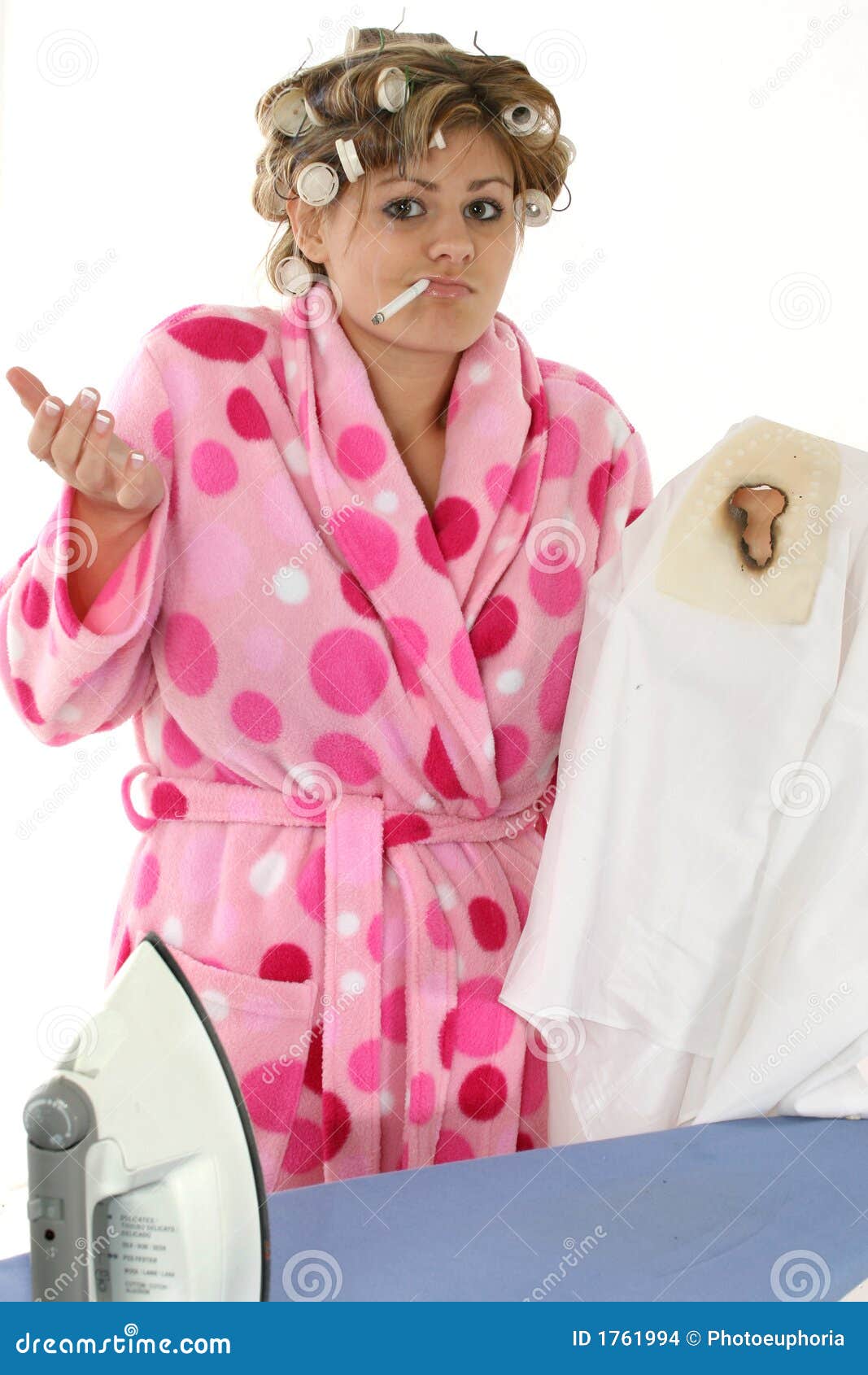 femme-au-foyer-contrariée-1761994.jpg