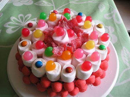 gateau-bonbon-14-enfants-jardin-L-1.jpeg
