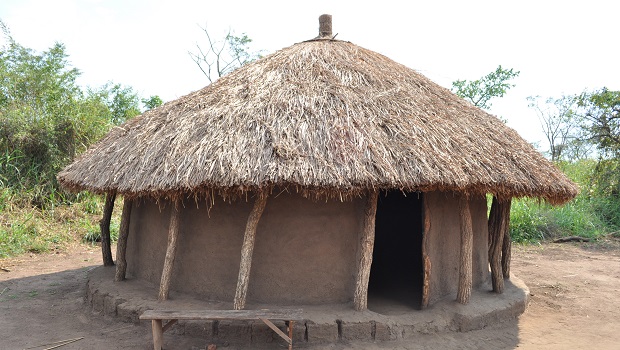 hutte-traditionnelle-en-ouganda.jpg