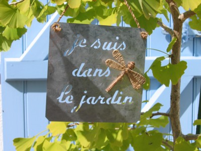 je%20suis%20dans%20le%20jardin.jpg