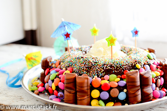 gateau-anniversaire-chocolat-smarties-002.jpg