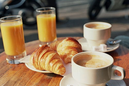 breakfast-cafe-coffee-croissant-food-Favim_com-419670.jpg